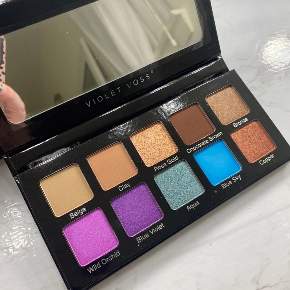 Violet Voss Essential 2 palette